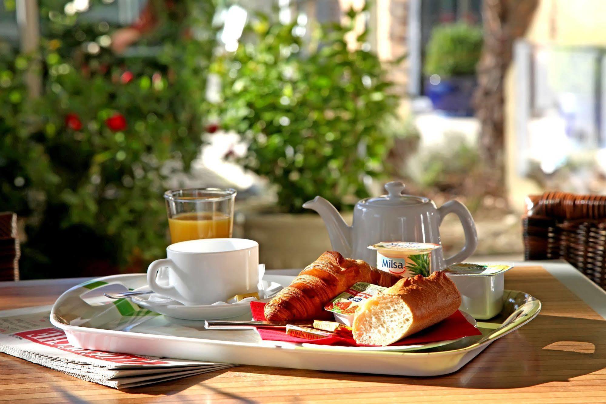 Hotel Logis Hotel- Restaurant Le Rialto 2*
